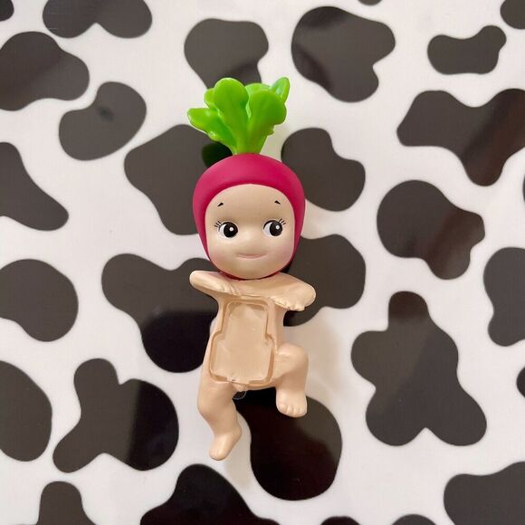 Sonny Angel Hippers Radish Harvest series Mini Figure Fruit Vegetable Attach - Picture 1 of 8
